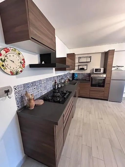 Villa Mia Mondello, 200M To Beach, Private Parking Παλέρμο