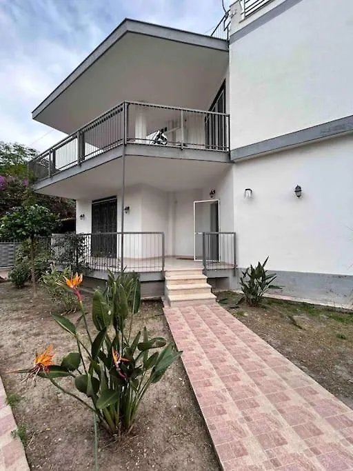 Villa Mia Mondello, 200M To Beach, Private Parking Παλέρμο