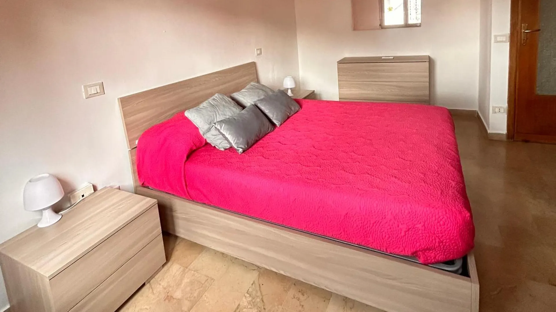 Villa Mia Mondello, 200M To Beach, Private Parking Παλέρμο